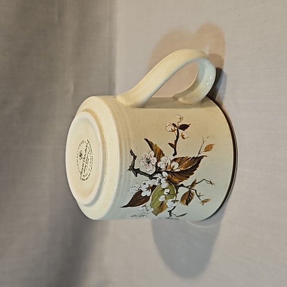 NEW Royal Doulton Wild Cherry 1038 Cup & Saucer Lambethware - Picture 10 of 14